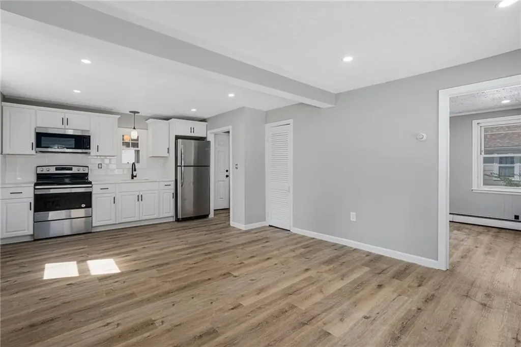 17 Padelford Avenue East Providence RI 02915