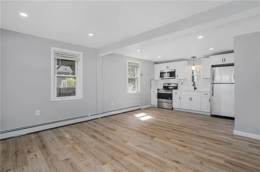 17 Padelford Avenue East Providence RI 02915