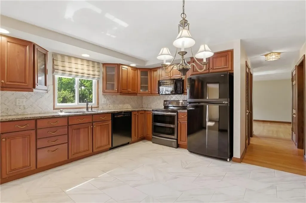 2699 Diamond Hill Road Cumberland RI 02864
