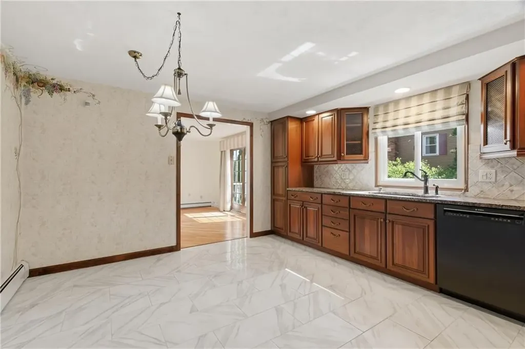 2699 Diamond Hill Road Cumberland RI 02864