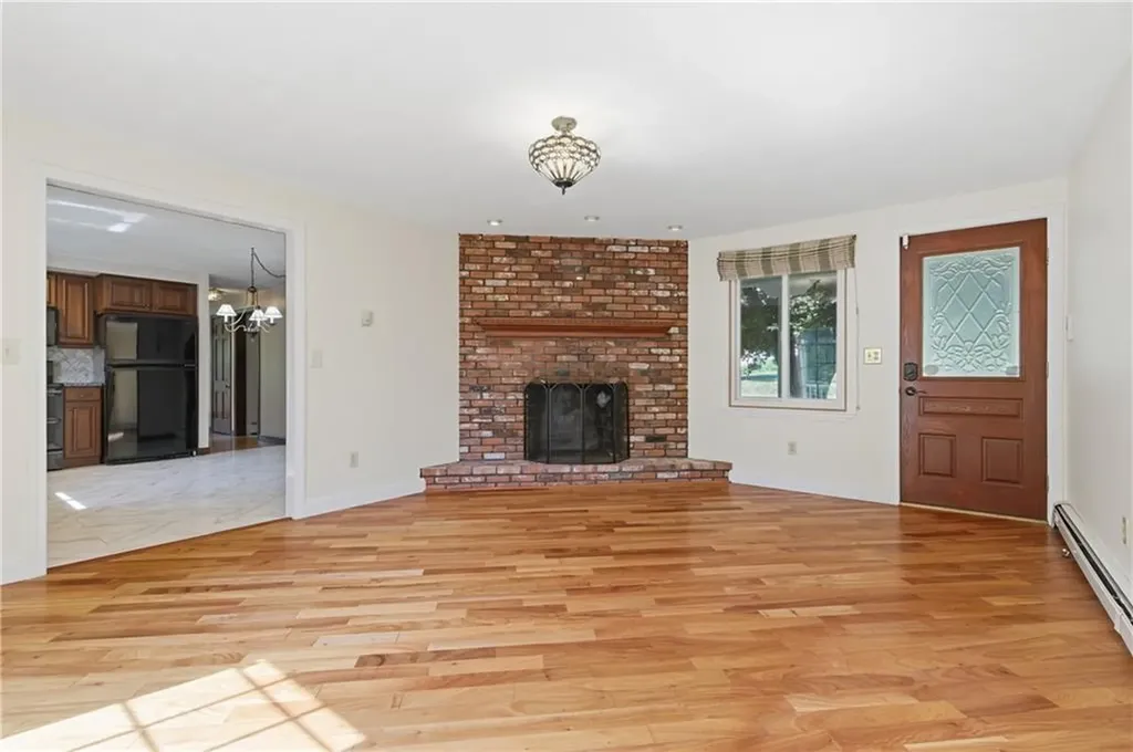 2699 Diamond Hill Road Cumberland RI 02864
