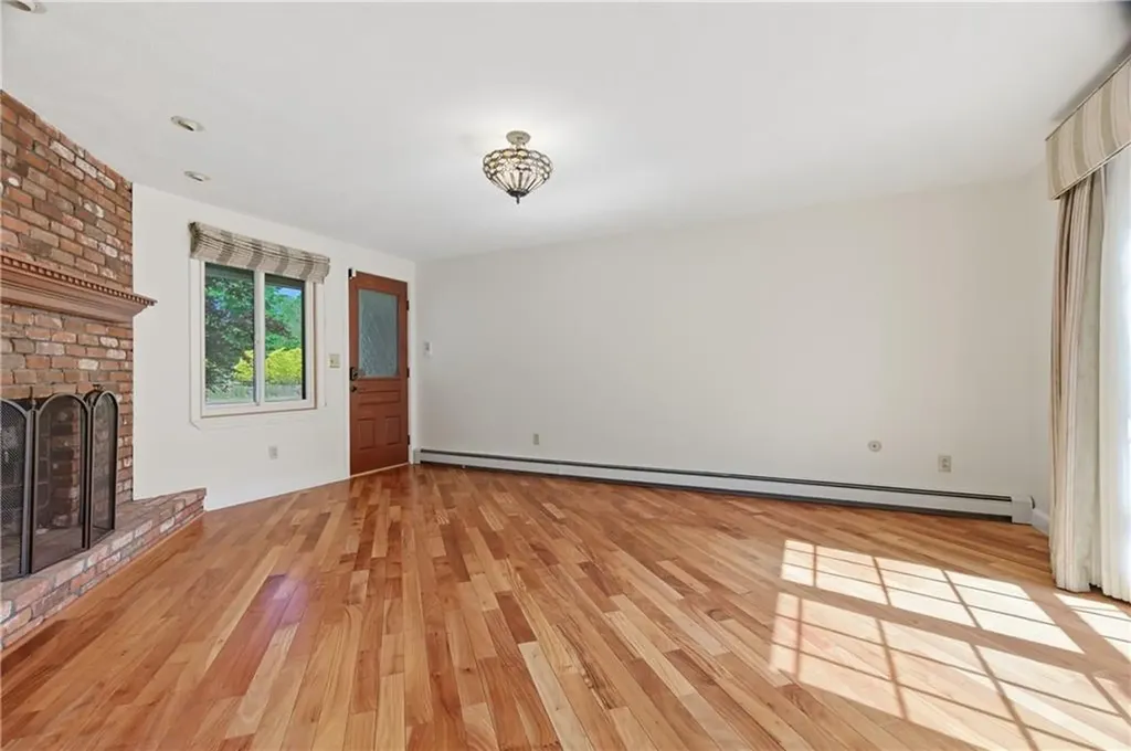2699 Diamond Hill Road Cumberland RI 02864
