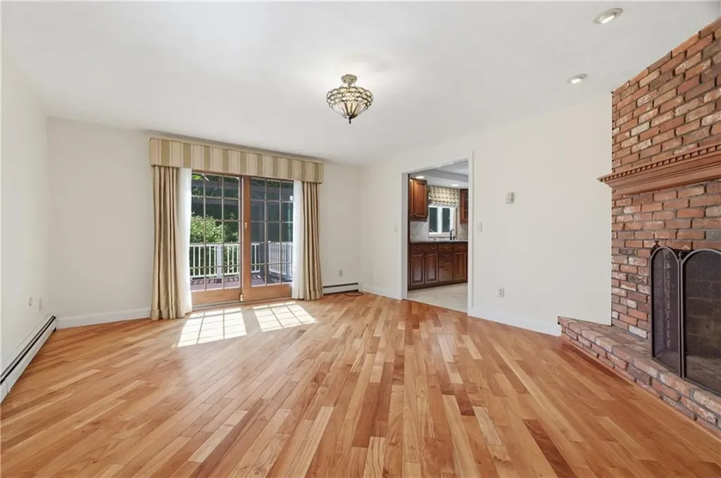 2699 Diamond Hill Road Cumberland RI 02864