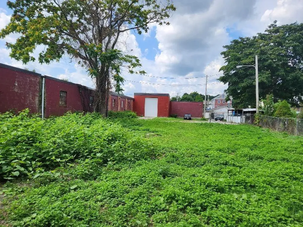 31 Delaine Street Providence RI 02909
