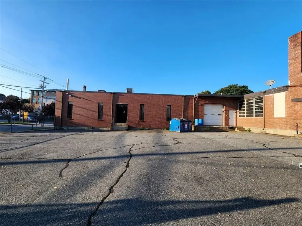 31 Delaine Street Providence RI 02909
