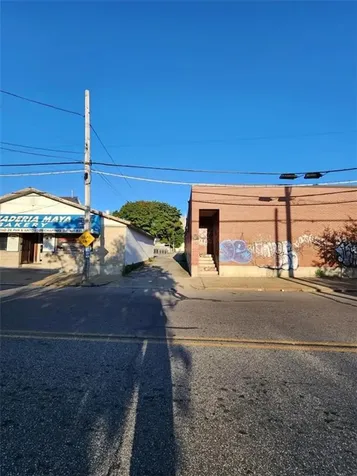 31 Delaine Street Providence RI 02909