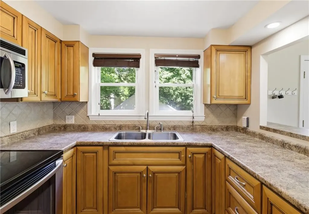 865 Pontiac Avenue Cranston RI 02910