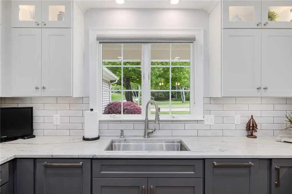 80 Douglas Drive North Kingstown RI 02874