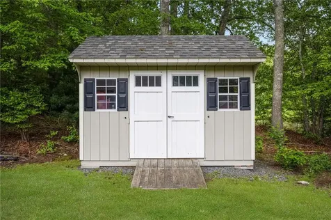 80 Douglas Drive North Kingstown RI 02874