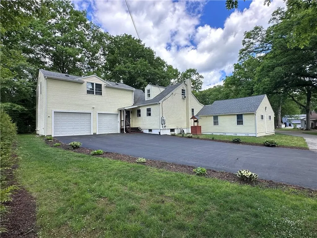 1381 Putnam Pike Glocester RI 02814