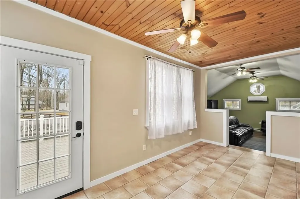 1381 Putnam Pike Glocester RI 02814