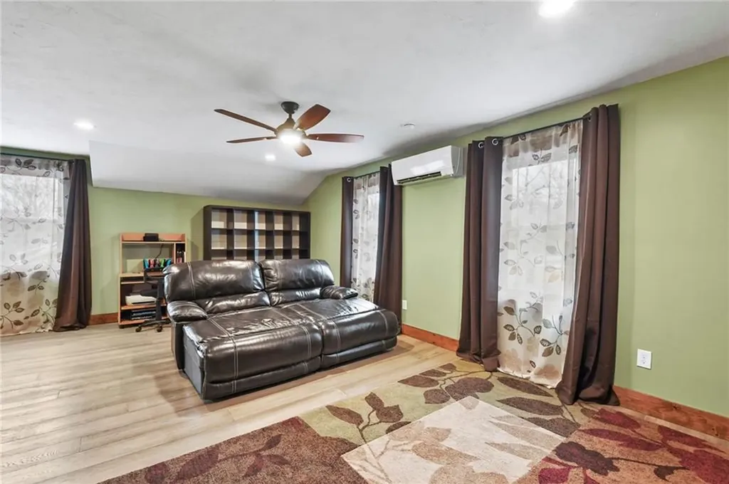 1381 Putnam Pike Glocester RI 02814