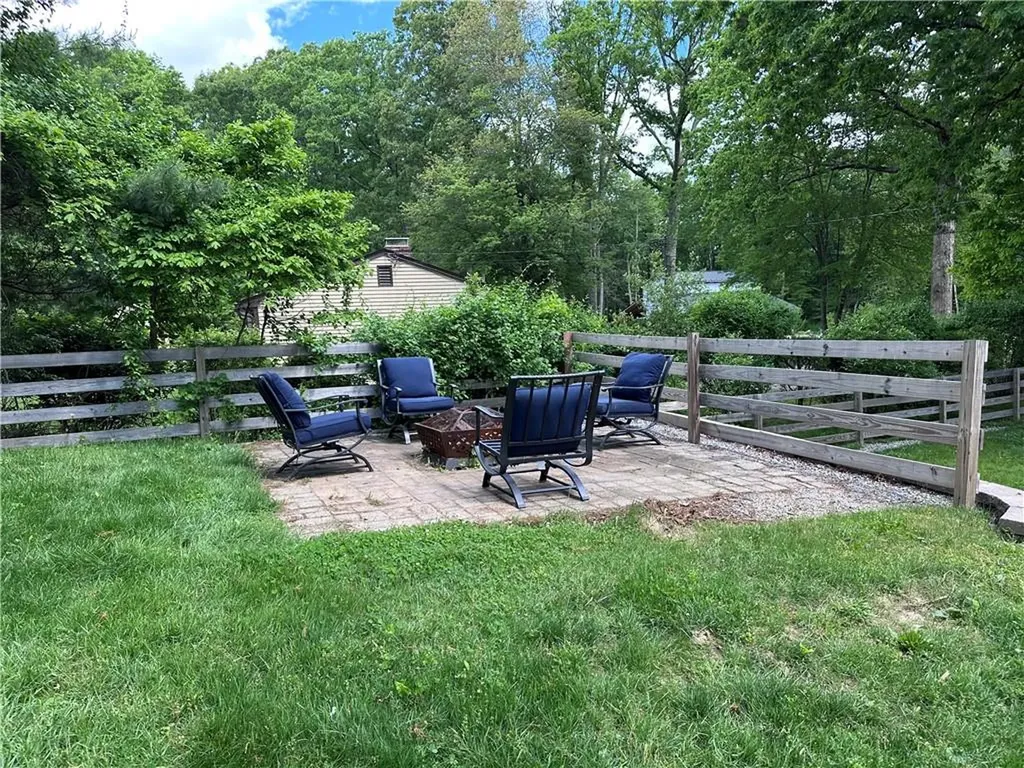 1381 Putnam Pike Glocester RI 02814