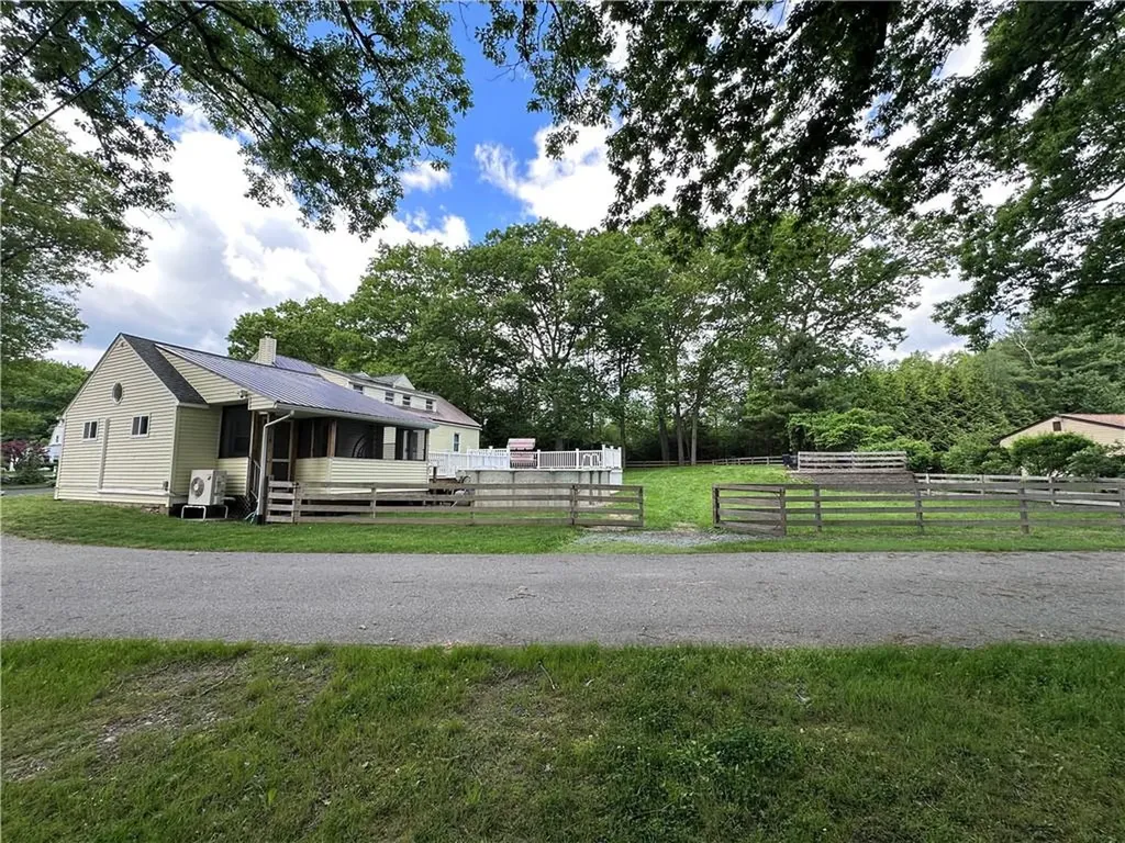 1381 Putnam Pike Glocester RI 02814