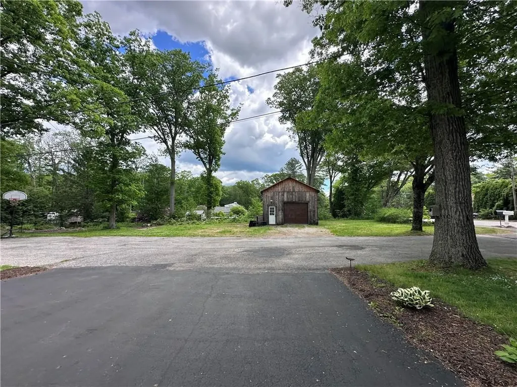 1381 Putnam Pike Glocester RI 02814