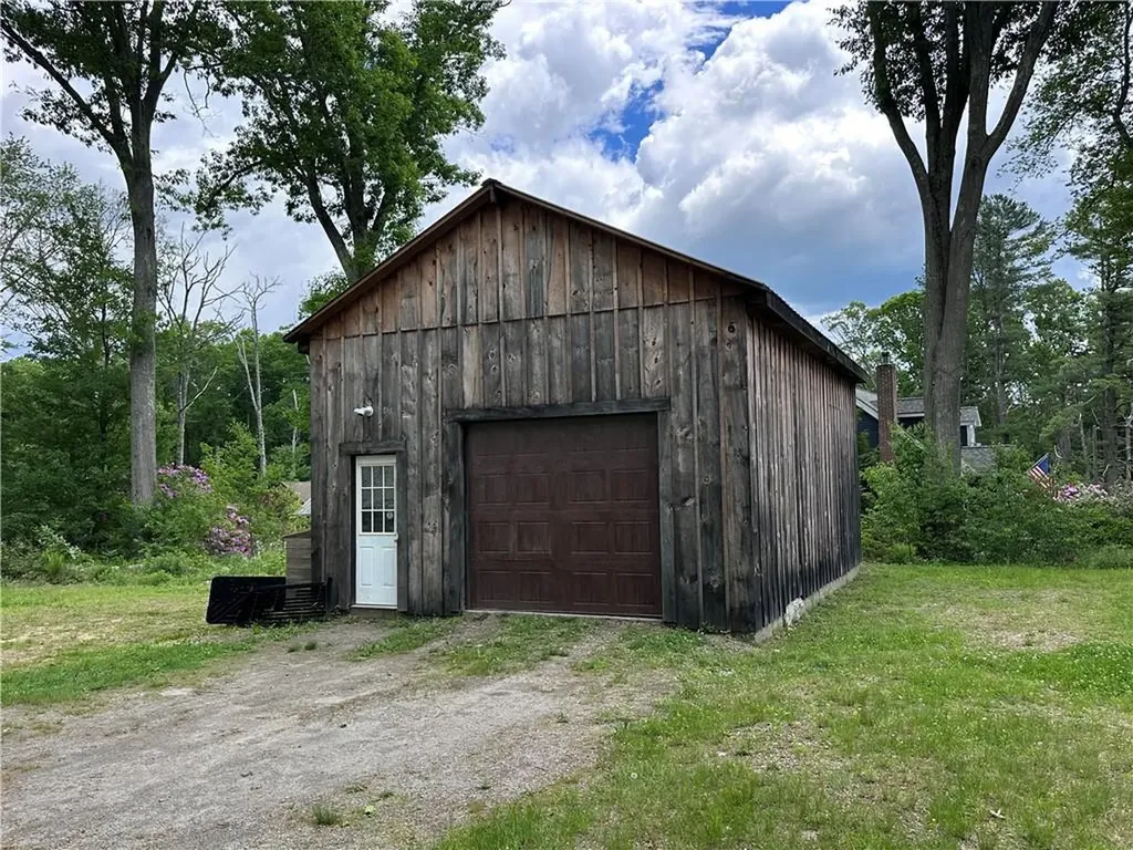 1381 Putnam Pike Glocester RI 02814
