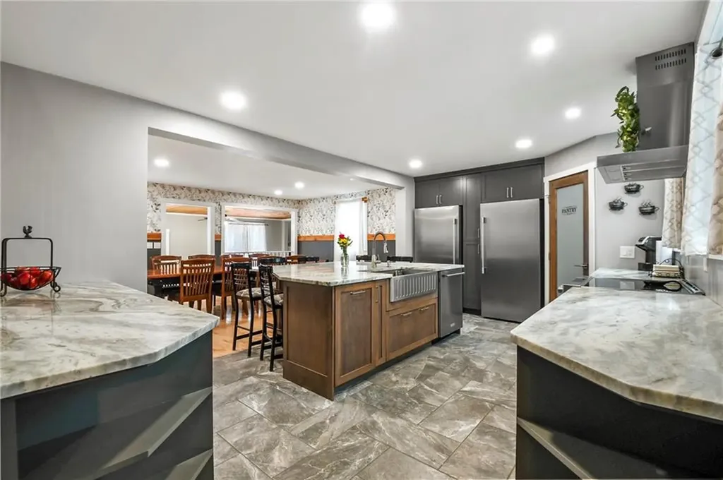 1381 Putnam Pike Glocester RI 02814