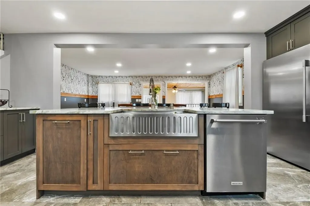1381 Putnam Pike Glocester RI 02814