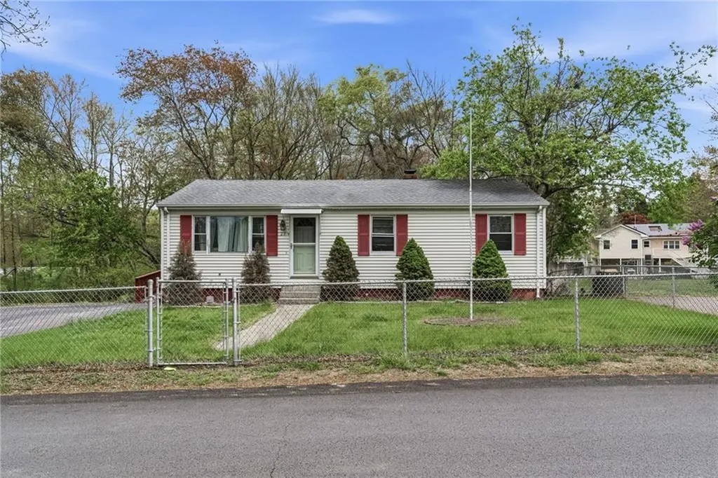 27 Douglas Circle Smithfield RI 02828