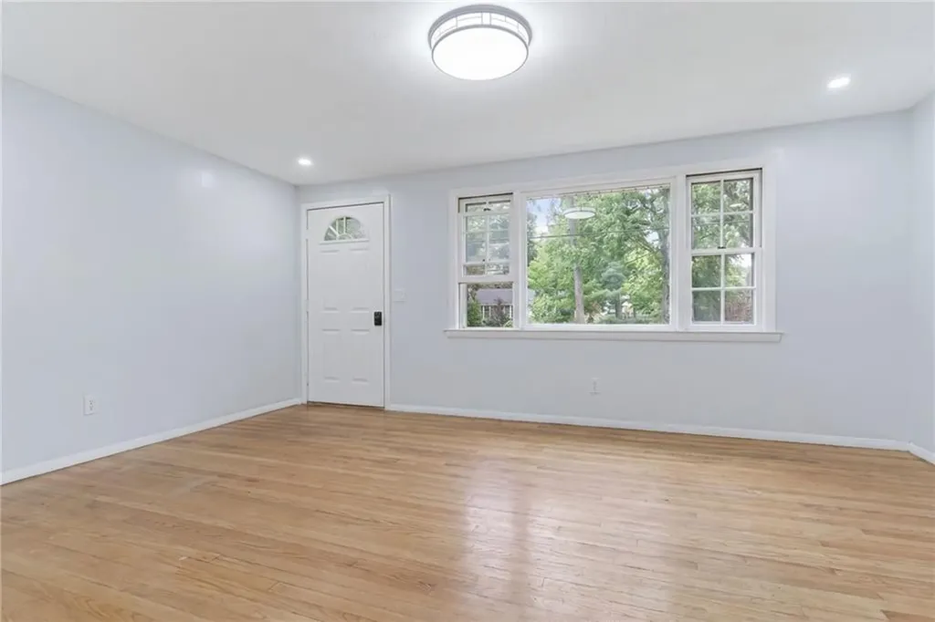 27 Douglas Circle Smithfield RI 02828