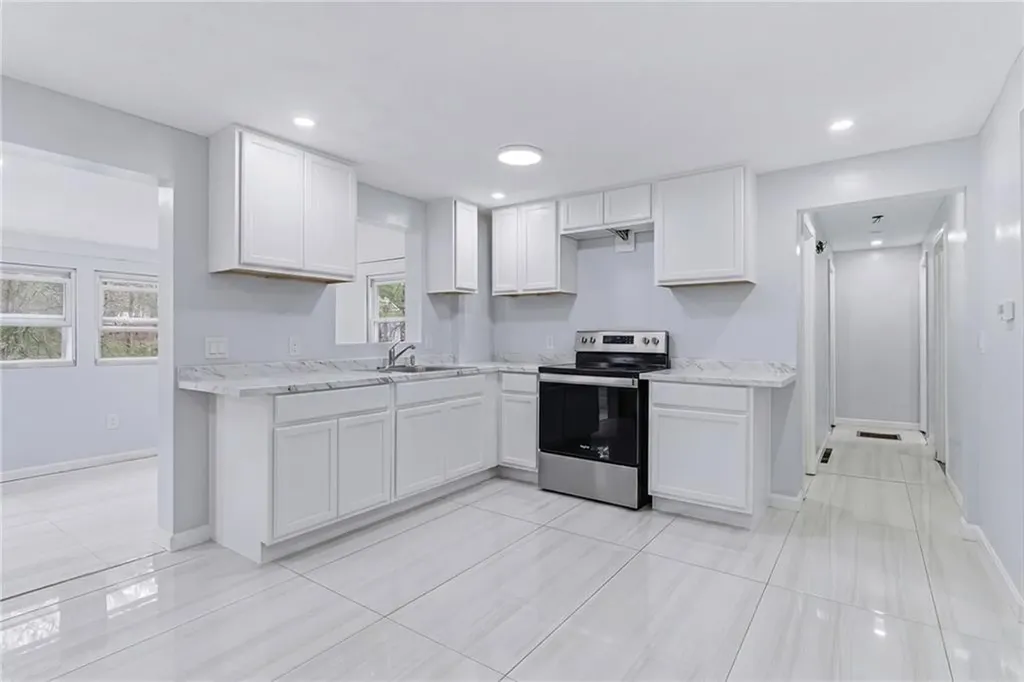 27 Douglas Circle Smithfield RI 02828