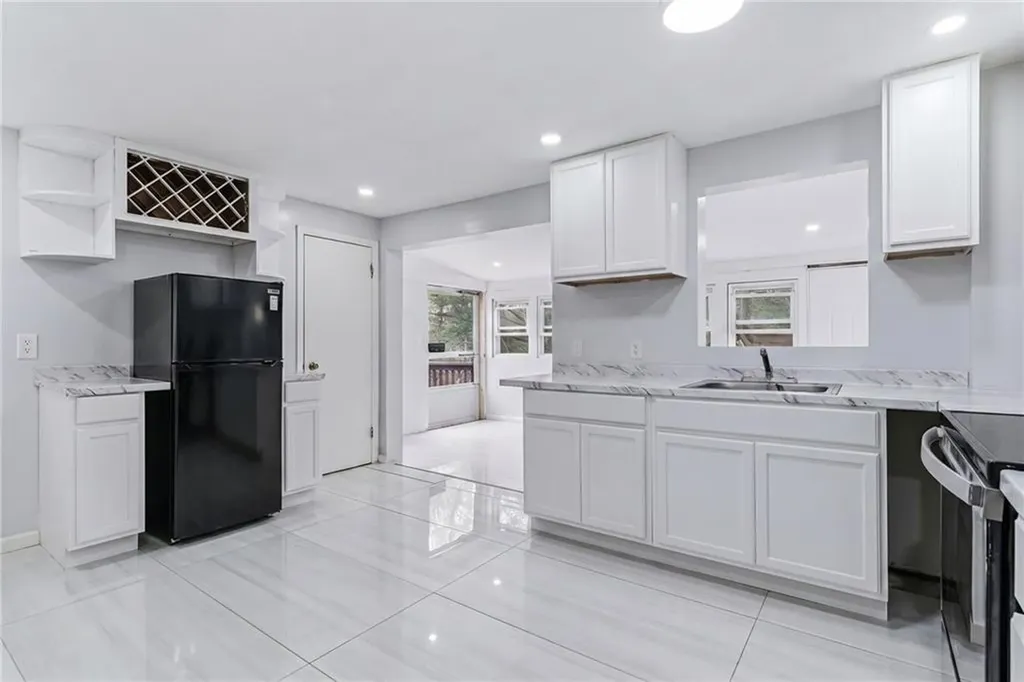 27 Douglas Circle Smithfield RI 02828