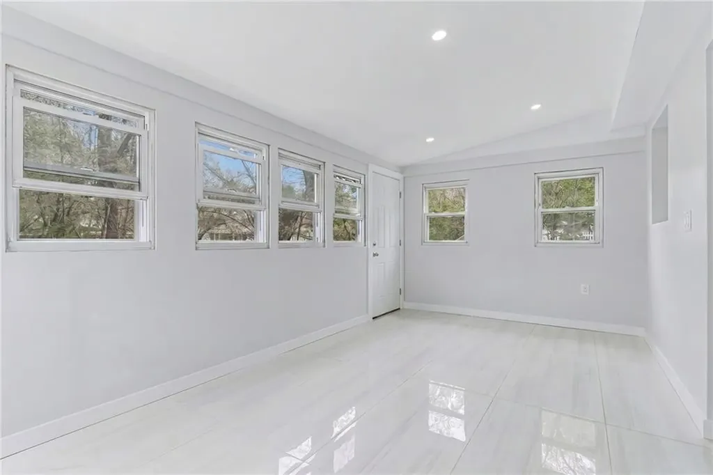 27 Douglas Circle Smithfield RI 02828
