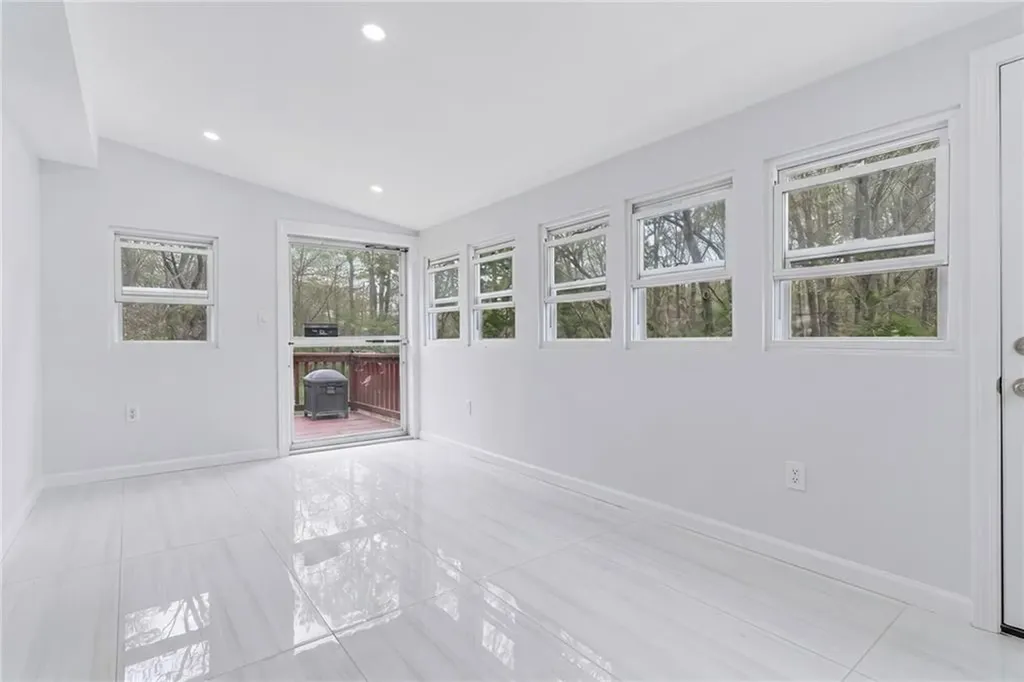 27 Douglas Circle Smithfield RI 02828