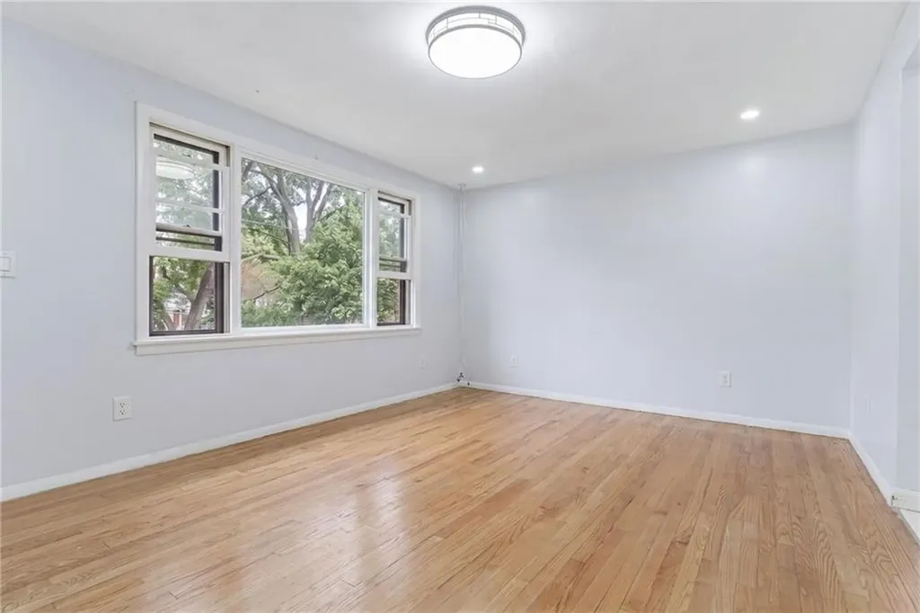 27 Douglas Circle Smithfield RI 02828
