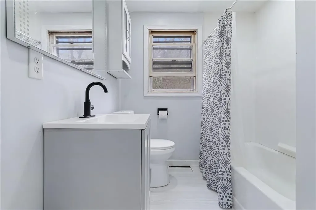 27 Douglas Circle Smithfield RI 02828