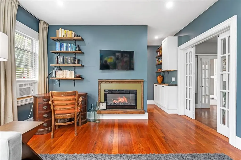 5 Dennis Avenue Cranston RI 02905