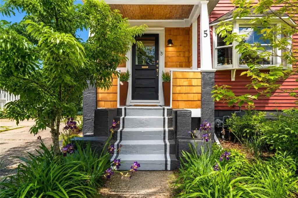 5 Dennis Avenue Cranston RI 02905