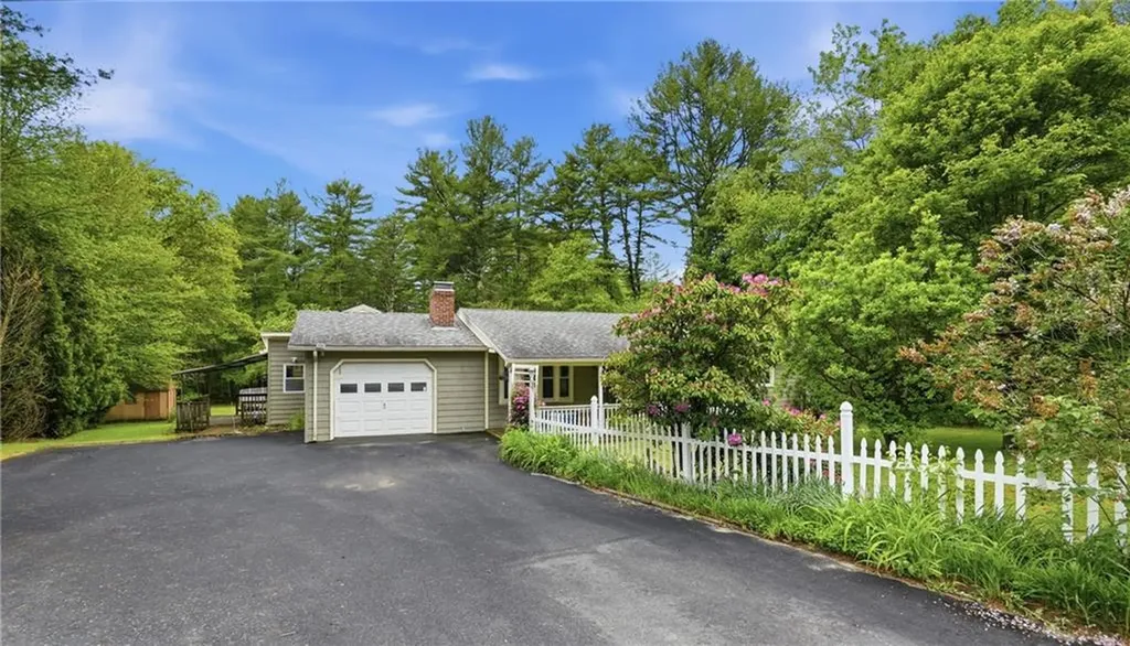 233 Victory Highway West Greenwich RI 02817