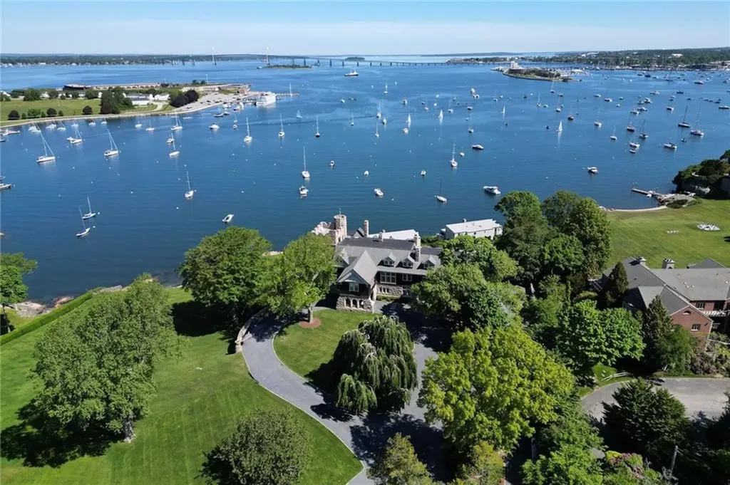 127 Harrison Avenue Newport RI 02840