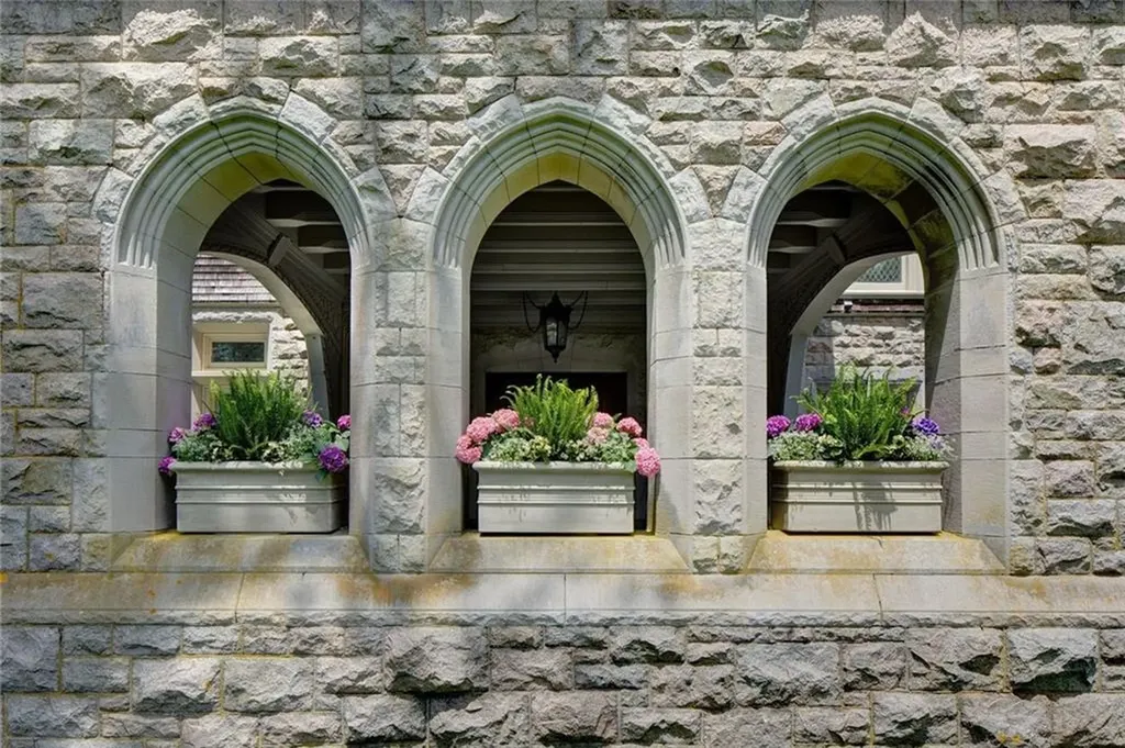 127 Harrison Avenue Newport RI 02840
