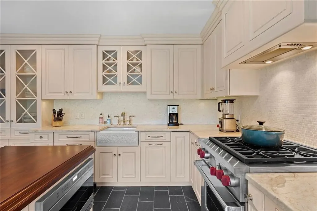 127 Harrison Avenue Newport RI 02840