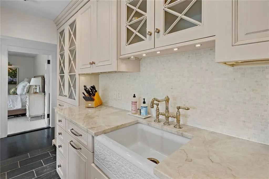 127 Harrison Avenue Newport RI 02840