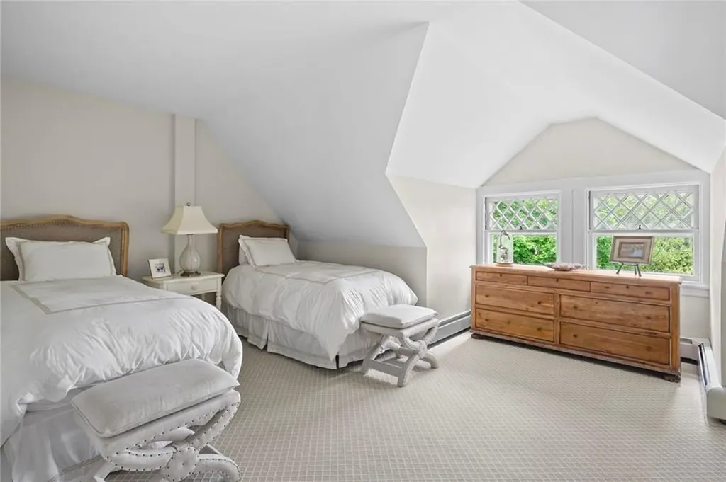 127 Harrison Avenue Newport RI 02840