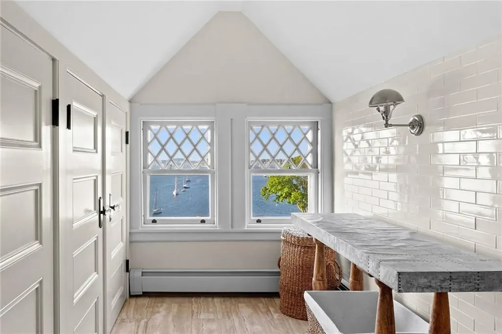 127 Harrison Avenue Newport RI 02840