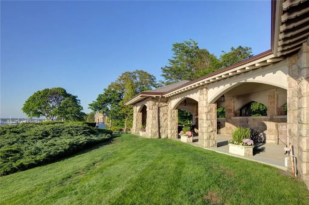 127 Harrison Avenue Newport RI 02840
