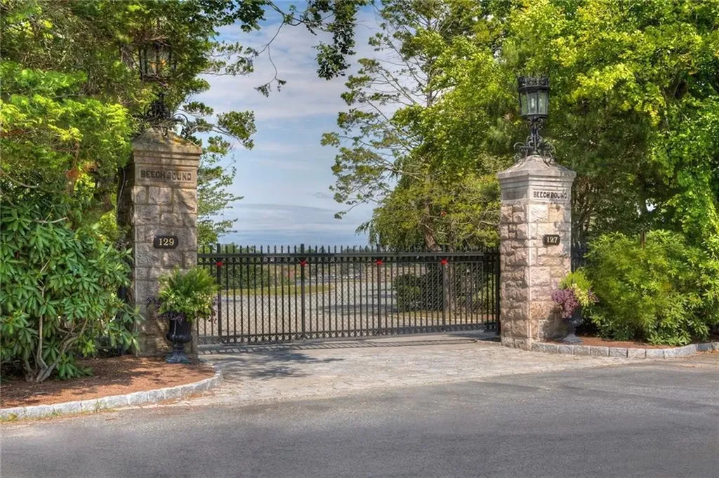 127 Harrison Avenue Newport RI 02840