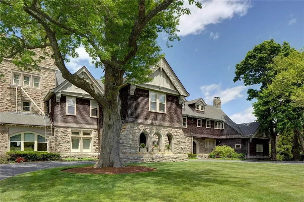 127 Harrison Avenue Newport RI 02840