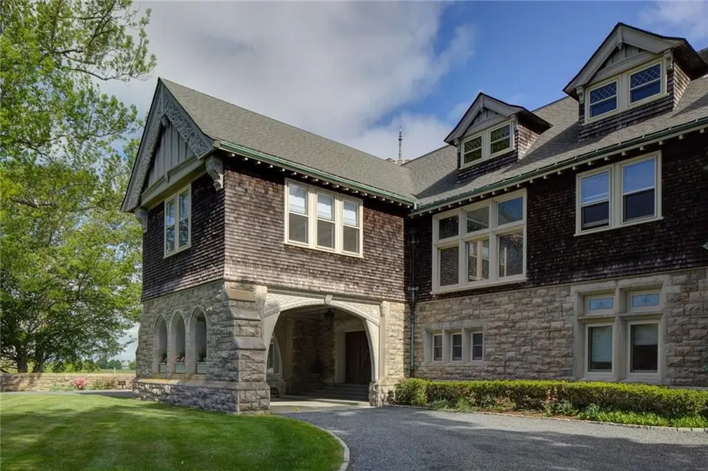 127 Harrison Avenue Newport RI 02840
