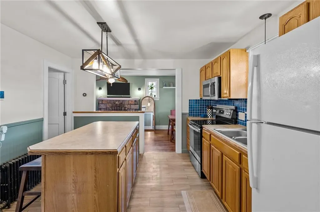 1223 Cumberland Hill Road Woonsocket RI 02895