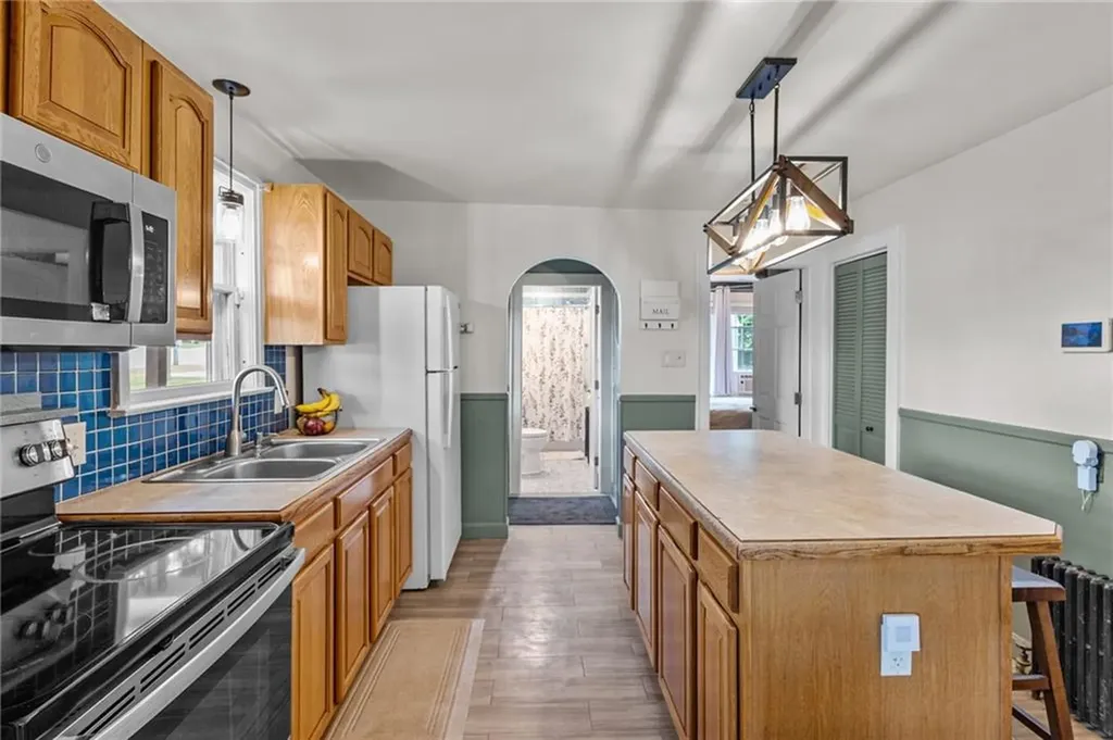 1223 Cumberland Hill Road Woonsocket RI 02895