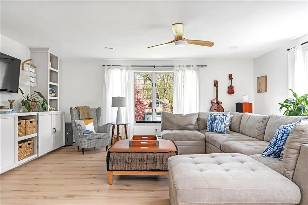 18 Waterman Street Bristol RI 02809