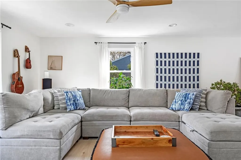 18 Waterman Street Bristol RI 02809