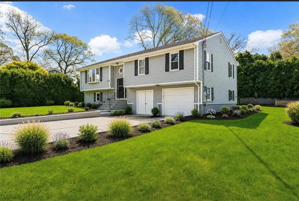 18 Waterman Street Bristol RI 02809