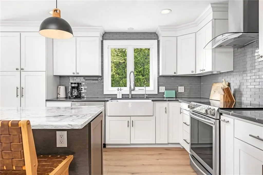 18 Waterman Street Bristol RI 02809