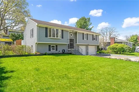 18 Waterman Street Bristol RI 02809